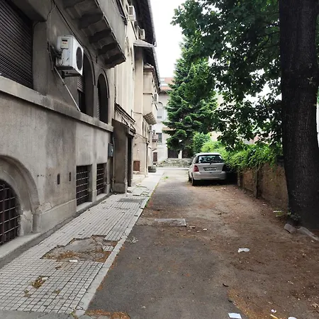 Yanis Bucharest