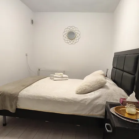 Yanis Apartment
